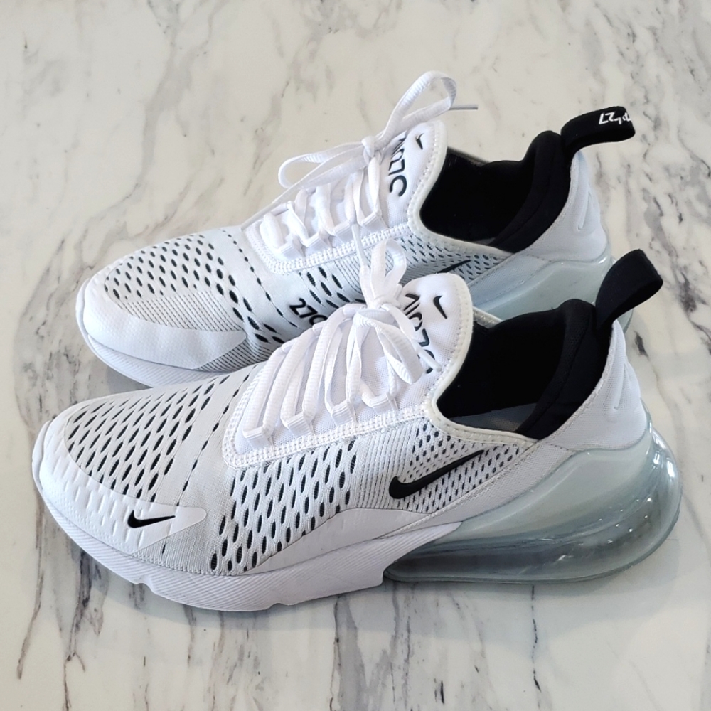 Nike 270